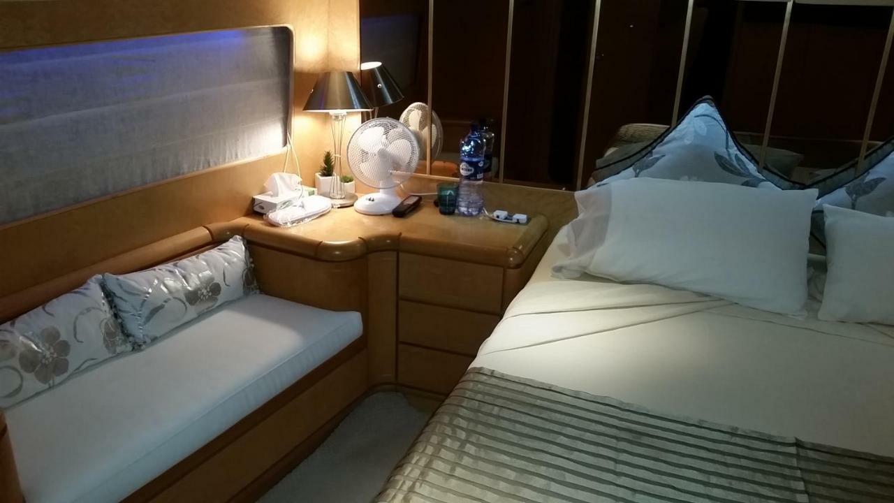 Riti Yacht Hotel Kalkara Bagian luar foto